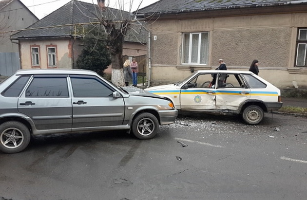 Закарпатський міліціонер скоїв ДТП на службовому автомобілі (фото)