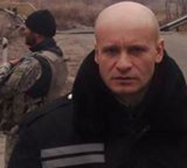«Спиртні» посиденьки солдат із волонтерами з гранатою: «той буде правий, хто залишиться живий!»