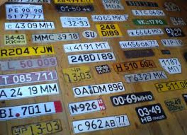 Берегівські злочинці за одну ніч «роздягнули» 12 автівок