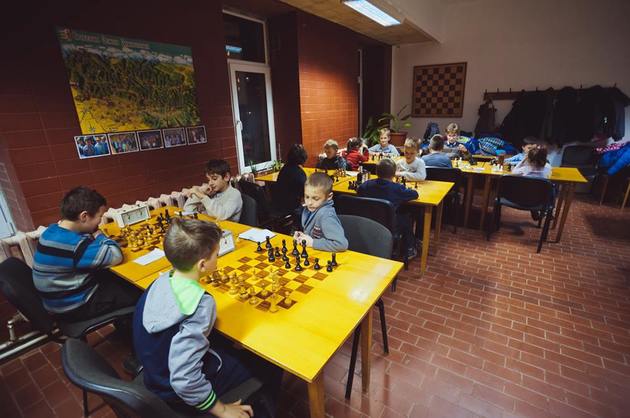 Юні шахісти Ужгорода провели передноворічний бліц-турнір