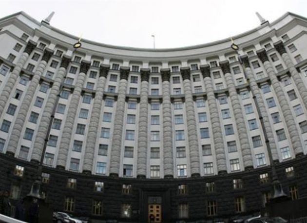 Два пришестя Яценюка в уряд призвели до зменшення доходу кожної сім’ї в чотири рази 