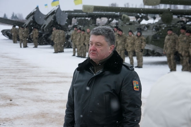 Комбат танкістів відмовився приймати танки від Порошенка: вони годяться хіба на роль тракторів, - волонтер