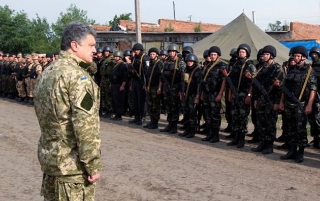 Порошенко підписав указ про три хвилі мобілізації