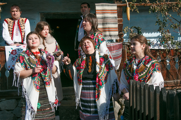 Автентичні закарпатські колядки лунали з гори старого села в Ужгороді (фото)