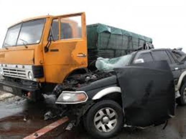 На Рахівщині японське авто врізалося в КАМАЗ