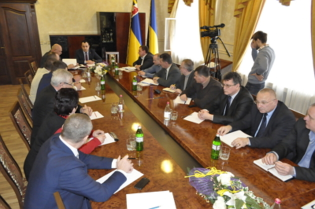 «Прорахунки у військовому управлінні є злочином перед українським народом» — із Звернення, прийнятого сьогодні в Ужгороді 
