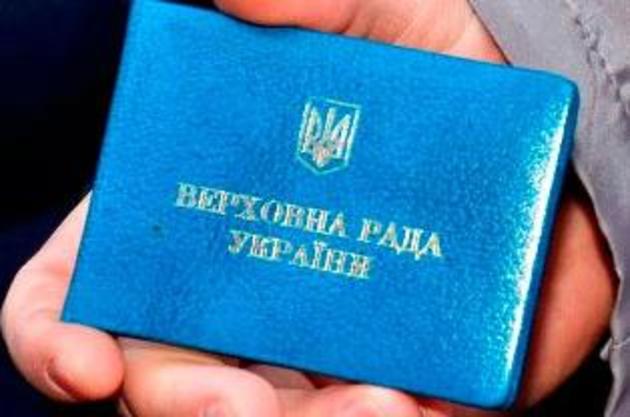 Недоторканими закарпатськими обранцями легко маніпулювати і шантажувати