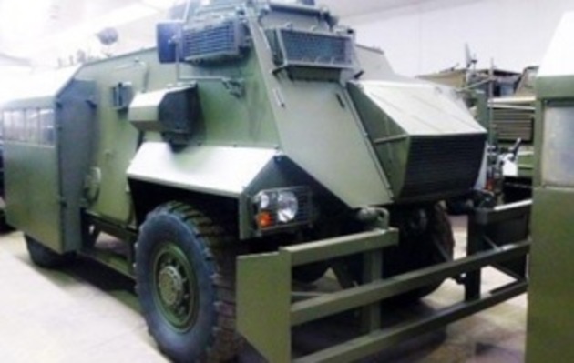 Закуплена напівброньована англійська техніка - аморальний вчинок уряду України


