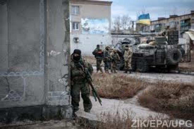 Російсько-терористичні війська за підтримки артилерії прорвались у Дебальцеве!