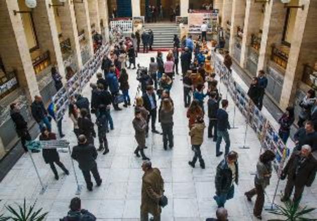 Чи надихнуть «майданівські» фотосвітлини господарів «білого дому» здолати «другий фронт»?