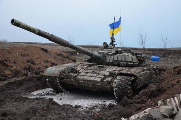 Закарпатські артилеристи одержали півсотні тисяч за захоплений російський танк Т-72