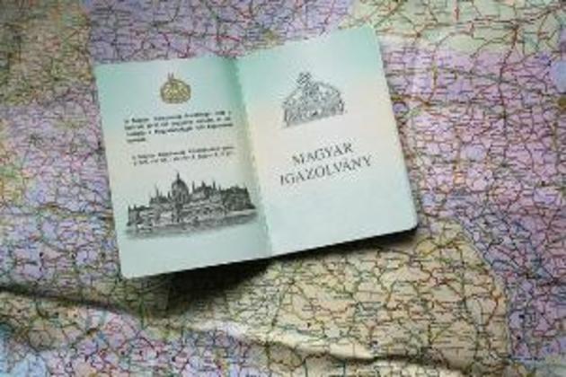 Отримати паспорт закордонного угорця закарпатцям стало складніше 