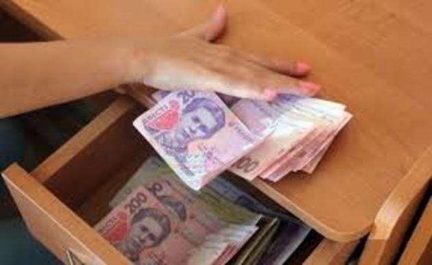 У Виноградові працівники установи соцзахисту «намахлювали» більш ніж на півмільйона гривень