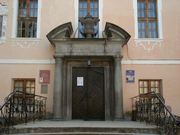 Місто над Латорицею «вибухне» двома Великодніми виставками 