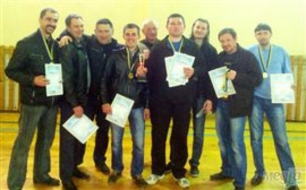 Поєдинок «фізиків» і «туристів» став найзапеклішим з початку 2015 року