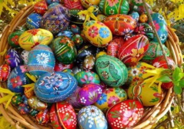 Закарпатці, розфарбовуйте великодні писанки без «хімії»!
