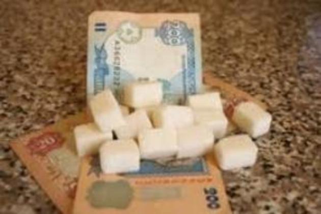 Закарпатцям варто запастися цукром: влада суттєво  піднімає на нього ціну