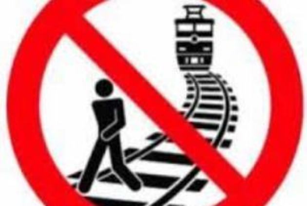 Молода закарпатка мало не загинула під потягом