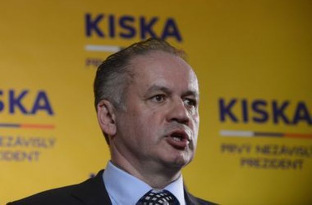Президент сусідки Закарпаття порадив, де Україні брати зброю
