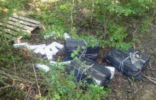 Велику партію сигарет виявили неподалік неофіційної «столиці» берегівських контрабандистів (ФОТО+ВІДЕО)