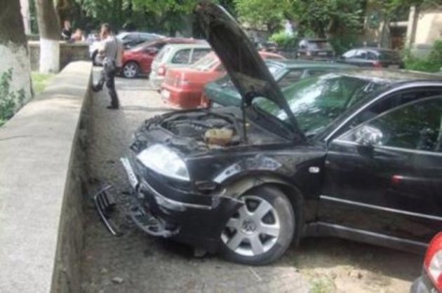 Коли за кермом авто блондинка, втікайте з її шляху, бо він — непередбачуваний! (+ФОТО)