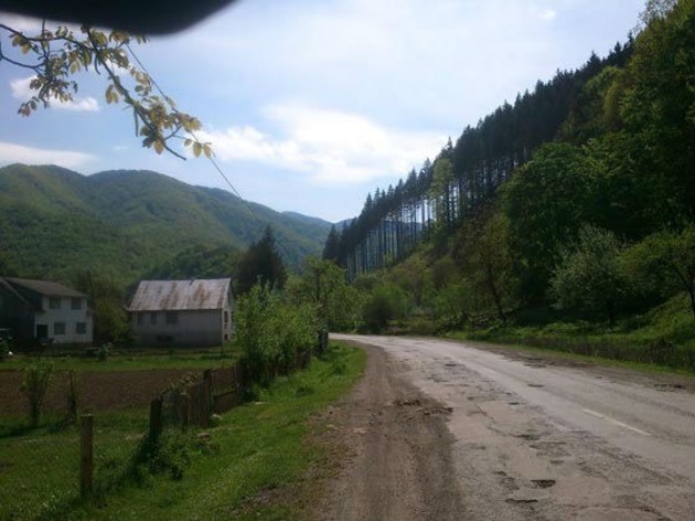 Автошляхи в Карпатах — у жахливому стані!