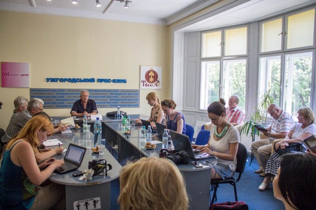 Про таїну всеосяжної любові, без якої Всесвіт утрачає суть... (ФОТО)