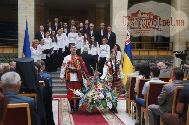 Керівництво Ужгородської мерії взяло участь в урочистостях з відзначення Дня Конституції України (ФОТО)