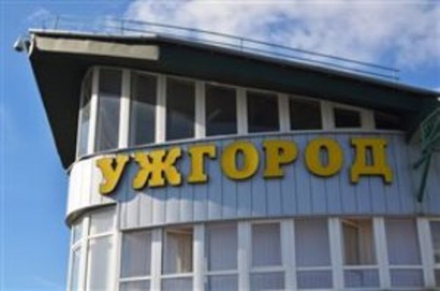 Європейці попалися на Закарпатті на перевезенні холодної та вогнепальної зброї 