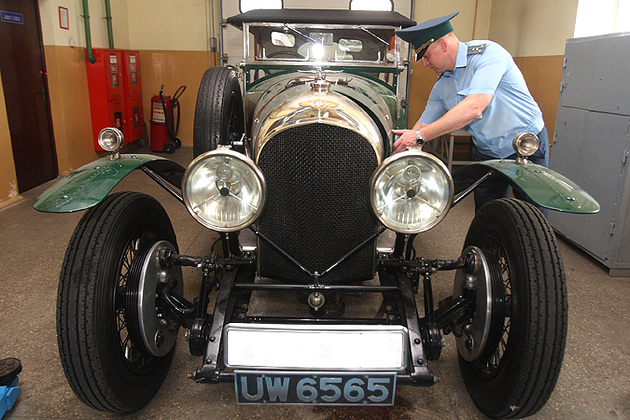 Контрабандний Bentley 1927 року - «слабо» для наших митників? (ФОТО)