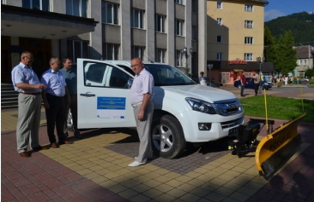 Село у Карпатах тепер має «надзвичайне» авто за півсотні тисяч євро