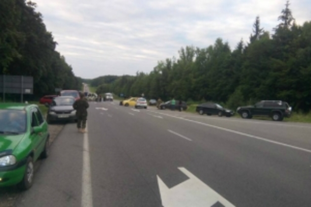Правосекторівці із сусідньої області перекрили трасу «Київ-Чоп» (ФОТО)
