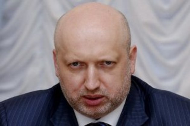 Той, хто стріляє з фронтової зброї у глибокому тилу - бандит і вбивця!