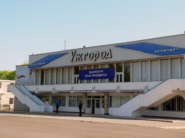 Президентський «борт» вже у міжнародному аеропорту Закарпаття