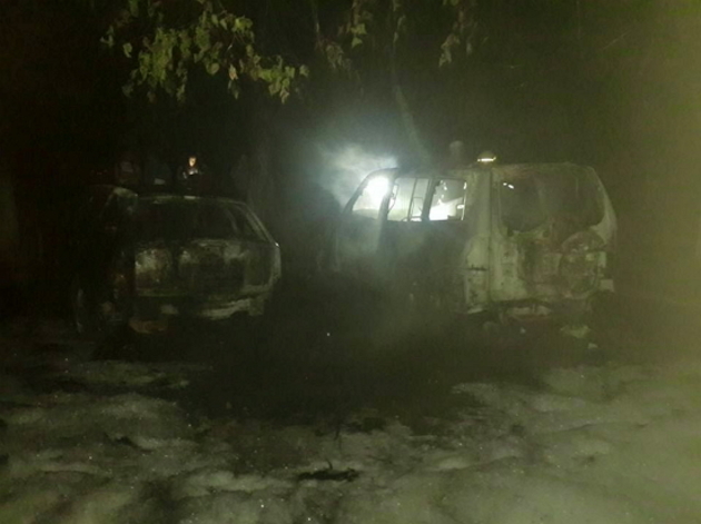 В Ужгороді вночі були вибухи та палали автівки!
