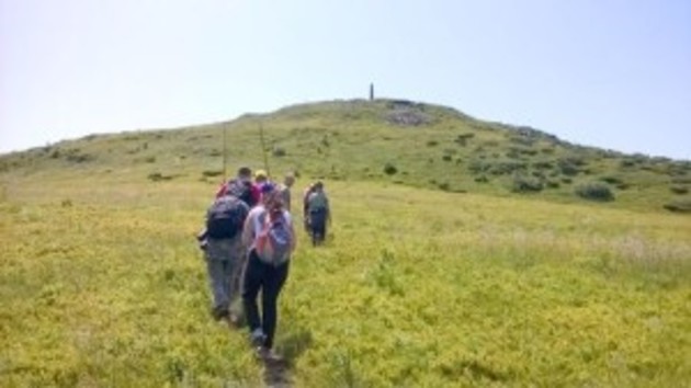 Медалі отримали всі учасники підкорення найвищої вершини Вододільних Бескидів (ФОТО)