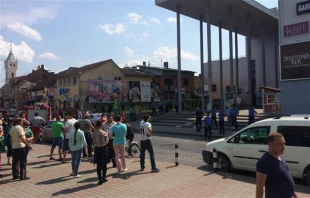 В Ужгороді підклали «вибухівку» у всеукраїнський супермаркет, у Мукачеві — у закарпатський!