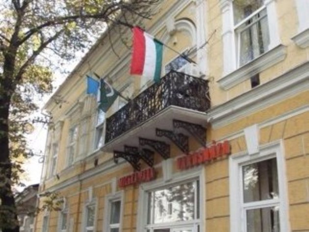 Сусіди Закарпаття готуються до найтрагічнішого розвитку подій у нашій державі