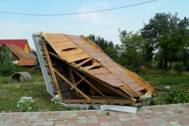 Стихія, що наробила біди на Ужгородщині, вирувала 2 години (ФОТО, ВІДЕО)