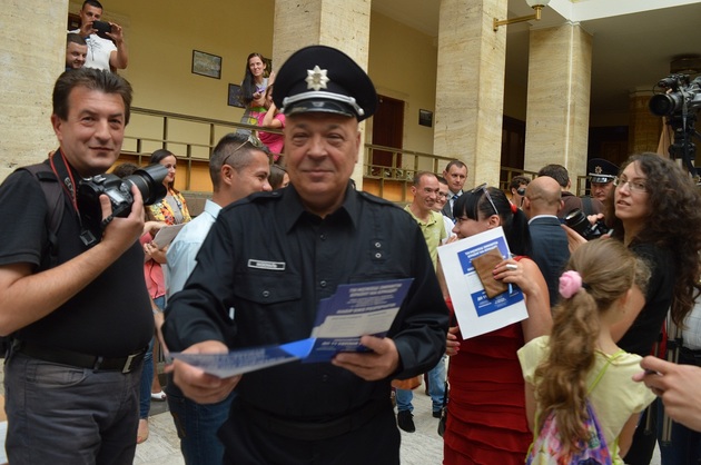 Як виглядав Москаль у подарованому Аваковим мундирі поліцейського генерала? (ФОТО)