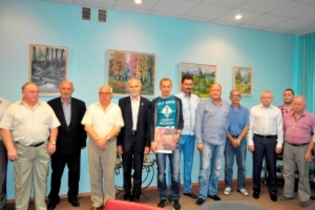 З чемпіонською перемогою закарпатця вітали на батьківщині (ФОТО)