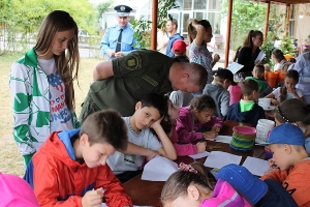 В Ужгороді влаштували справжнє свято дітям-переселенцям  (ФОТО)