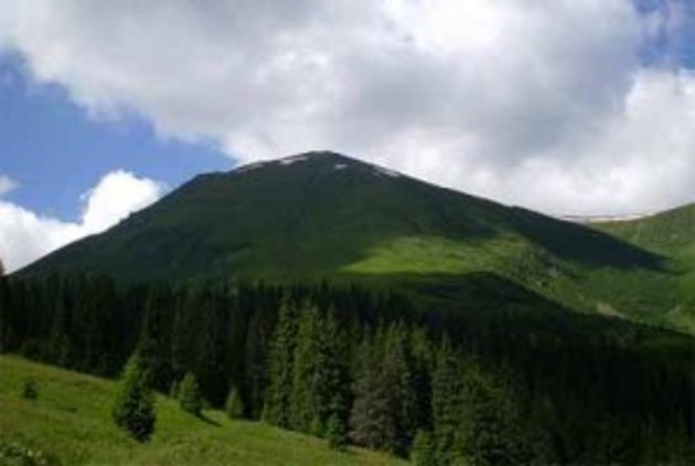 Три години закарпатські рятувальники шукали туриста, у якого стався серцевий напад