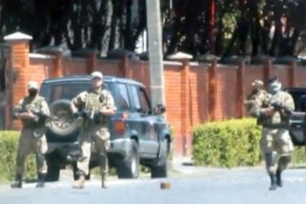 Правосекторівців, що зчинили стрілянину в Мукачеві, минулоріч затримували зі зброєю і за викрадення людей (ВІДЕО)