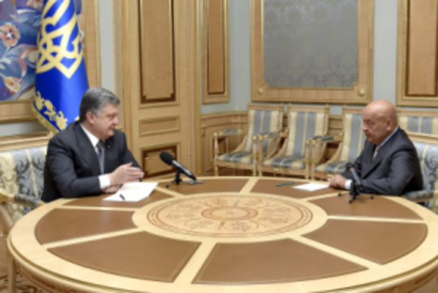 Москаль доповів Порошенку, що зупинив контрабанду, яка успішно далі йде...
