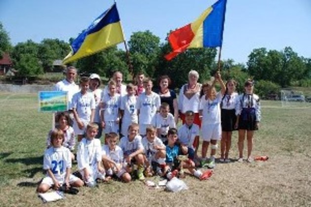 Юні ужгородські футболісти поступилися спортсменам із Румунії (ФОТО)
