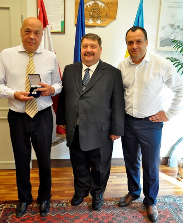 Угорський дипломат одержав найвищу нагороду Срібної Землі