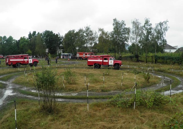 Рятувальники-екстремали показали клас на автодромі у Карпатах (ФОТО, ВІДЕО)