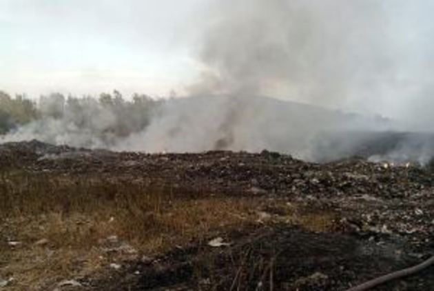 Пожежу на сміттєзвалищі у Виноградові гасили «всім миром» більше тижня (ФОТО)