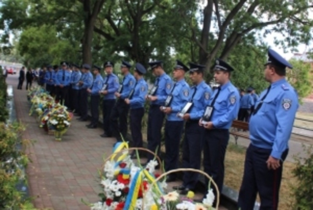 В Ужгороді вшанували загиблих міліціонерів (ФОТО)